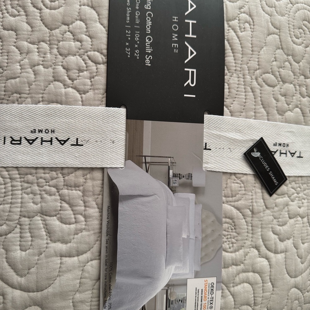 🎉LAST‎ PIECE🎉TAHARI HOME Embroidered Floral Quilt Set - Picture 5 of 7